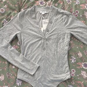 Good American Light Gray Ribbed Henley Bodysuit